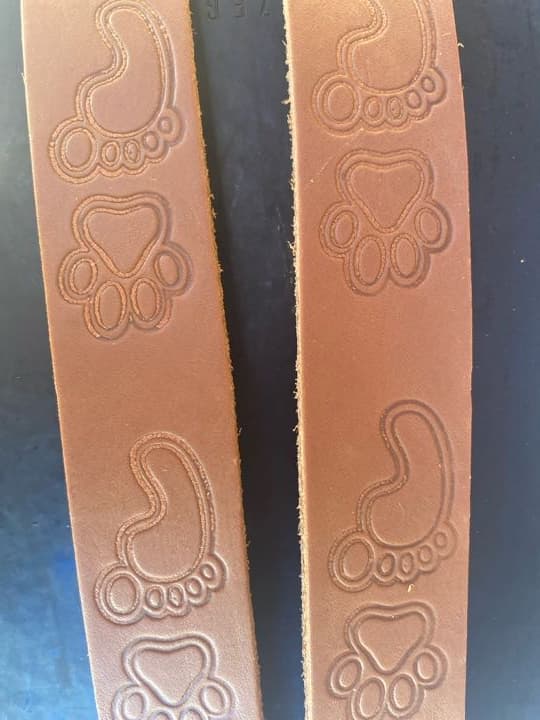 Collar piel huellitas 9